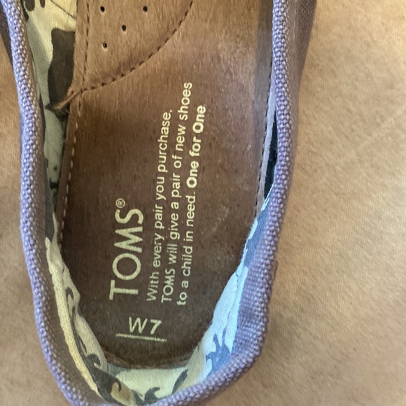 Toms (Gray) - Picture 3 of 5